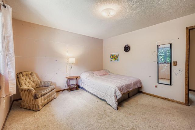 694 Smith Avenue S, Saint Paul, MN 55107