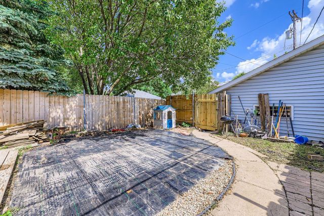 694 Smith Avenue S, Saint Paul, MN 55107