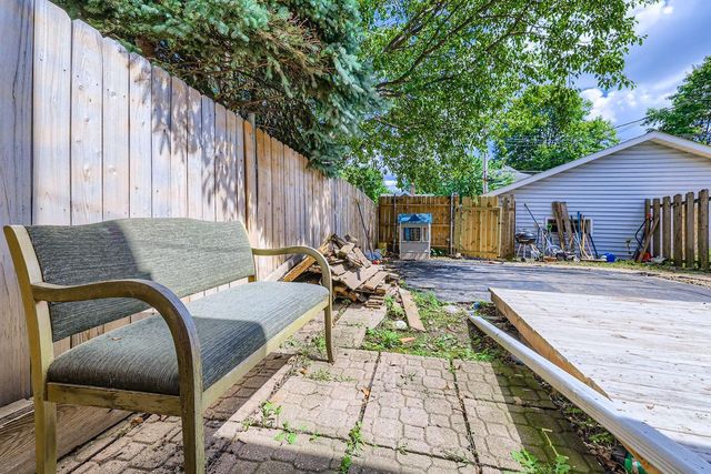 694 Smith Avenue S, Saint Paul, MN 55107
