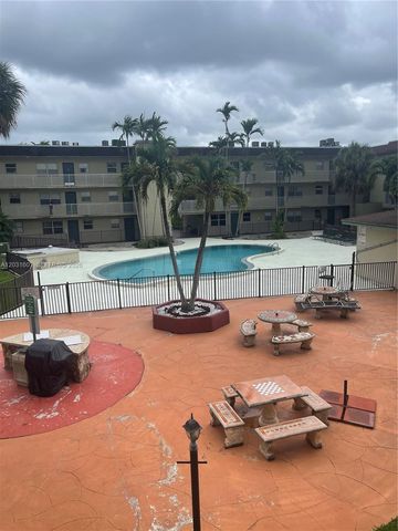 7505 SW 82nd St 212, Miami, FL 33143