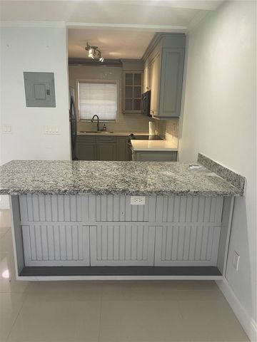 7505 SW 82nd St 212, Miami, FL 33143