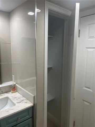 7505 SW 82nd St 212, Miami, FL 33143