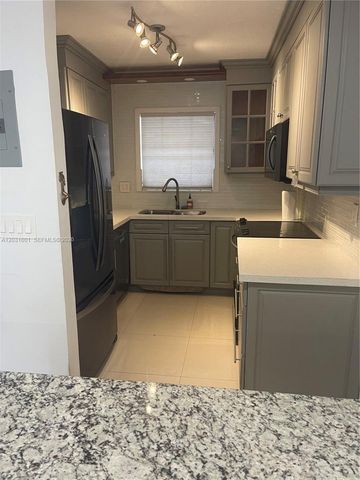 7505 SW 82nd St 212, Miami, FL 33143
