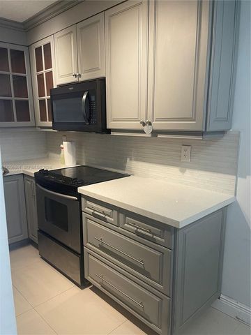7505 SW 82nd St 212, Miami, FL 33143