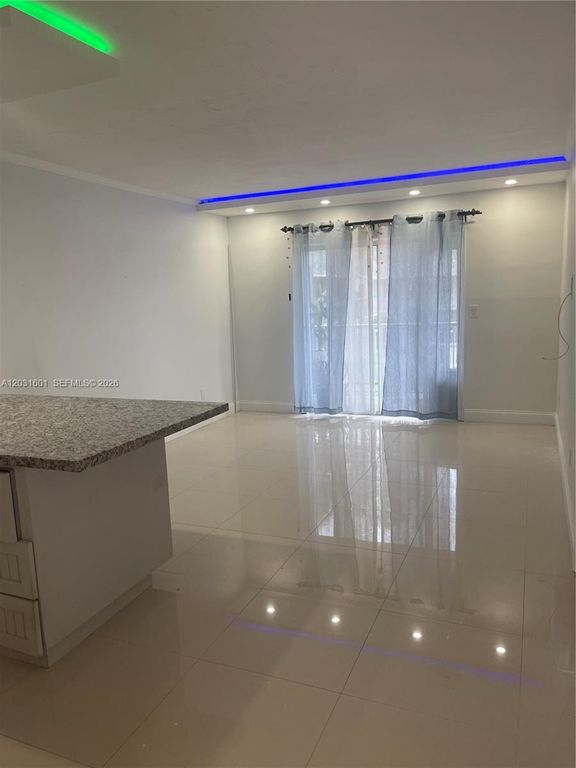 7505 SW 82nd St 212, Miami, FL 33143