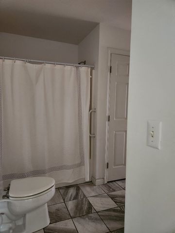491 Mammoth Rd 9, Londonderry, NH 03053