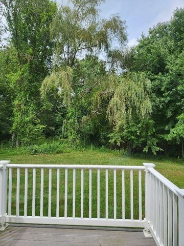 491 Mammoth Rd 9, Londonderry, NH 03053