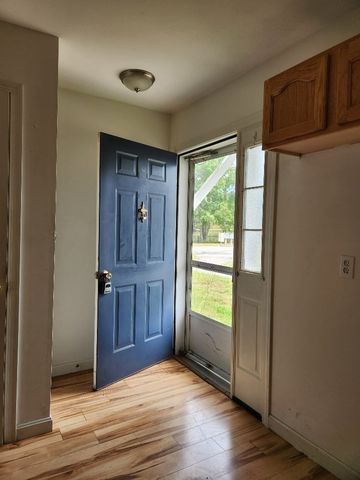 491 Mammoth Rd 9, Londonderry, NH 03053
