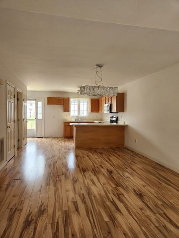 491 Mammoth Rd 9, Londonderry, NH 03053