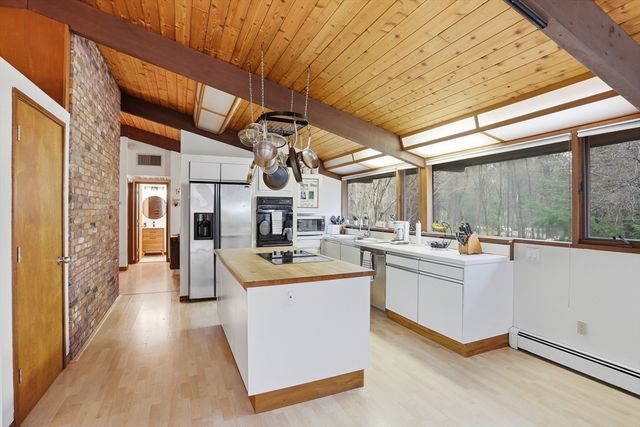 384 River Road, Carlisle, MA 01741