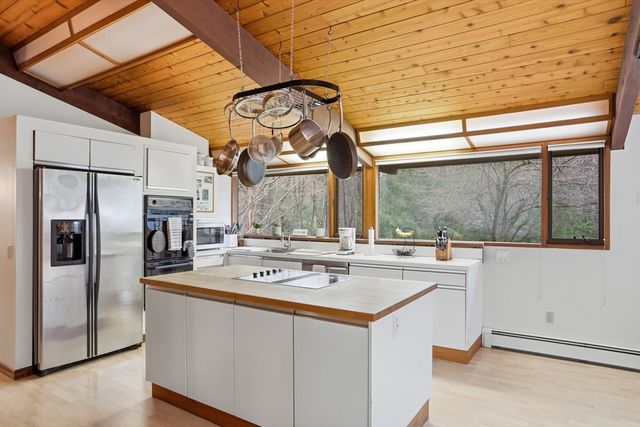 384 River Road, Carlisle, MA 01741