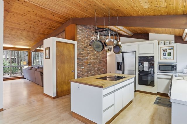 384 River Road, Carlisle, MA 01741