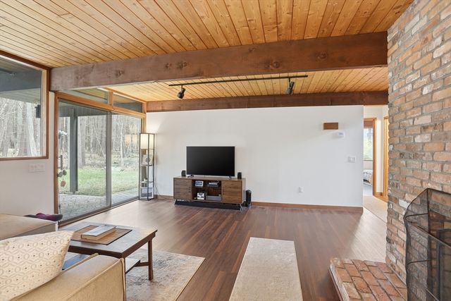 384 River Road, Carlisle, MA 01741