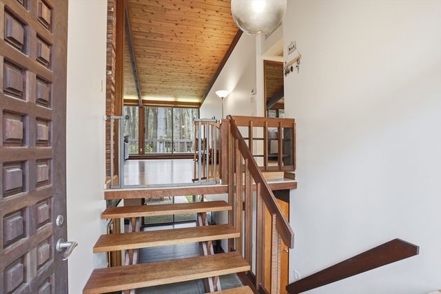 384 River Road, Carlisle, MA 01741