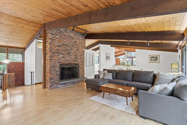 384 River Road, Carlisle, MA 01741