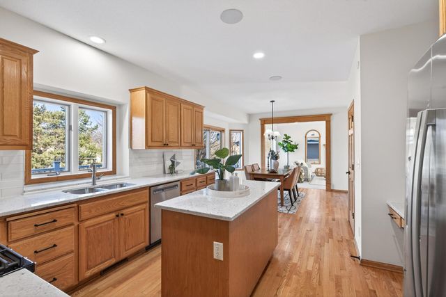 7716 7th Street N, Oakdale, MN 55128