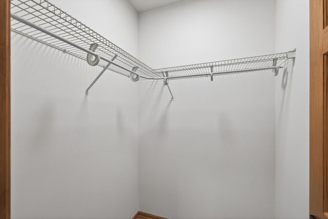 7716 7th Street N, Oakdale, MN 55128