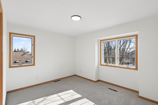 7716 7th Street N, Oakdale, MN 55128