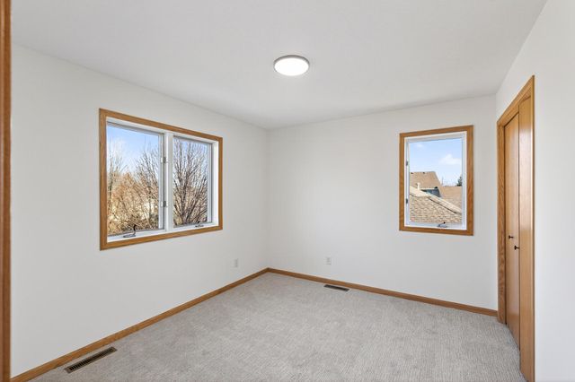 7716 7th Street N, Oakdale, MN 55128