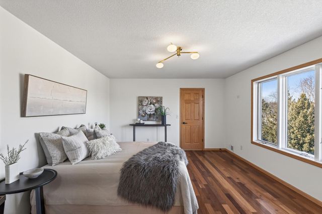 7716 7th Street N, Oakdale, MN 55128