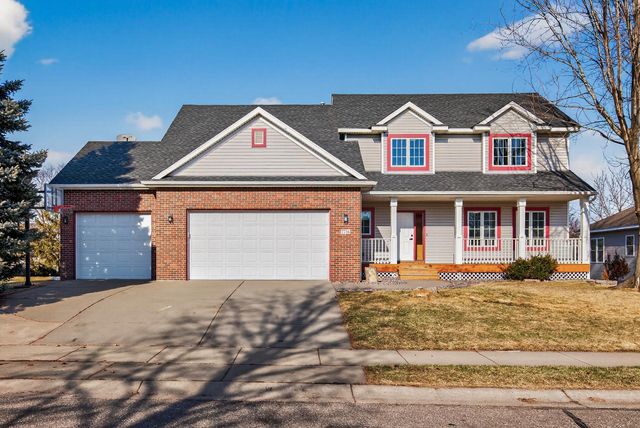 7716 7th Street N, Oakdale, MN 55128