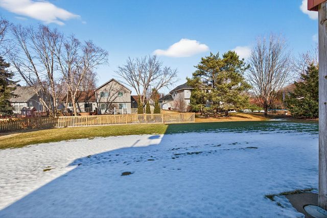 7716 7th Street N, Oakdale, MN 55128