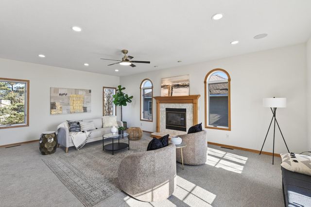 7716 7th Street N, Oakdale, MN 55128