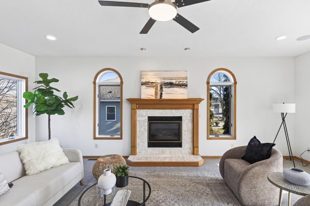 7716 7th Street N, Oakdale, MN 55128