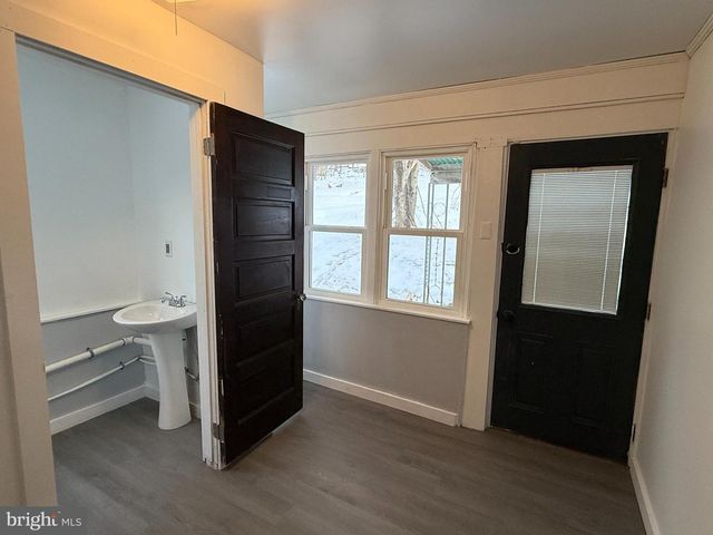 514 HIGHLAND AVE, Burnham, PA 17009