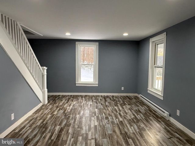 514 HIGHLAND AVE, Burnham, PA 17009