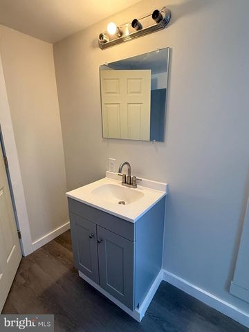 514 HIGHLAND AVE, Burnham, PA 17009