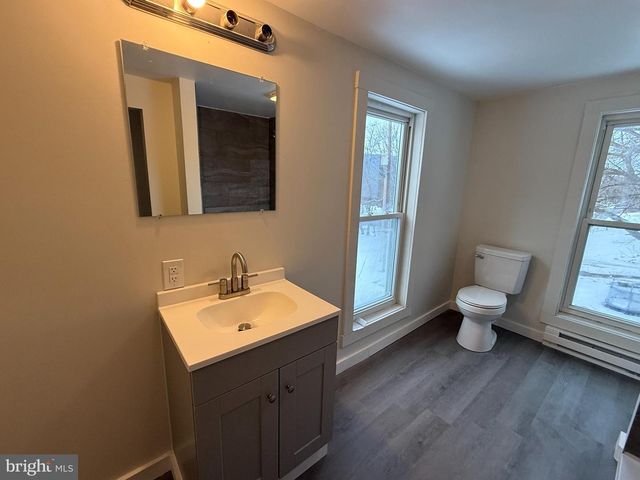 514 HIGHLAND AVE, Burnham, PA 17009