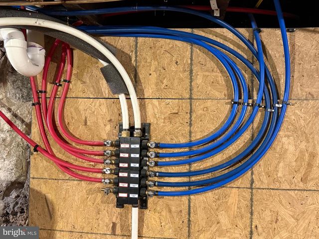 514 HIGHLAND AVE, Burnham, PA 17009