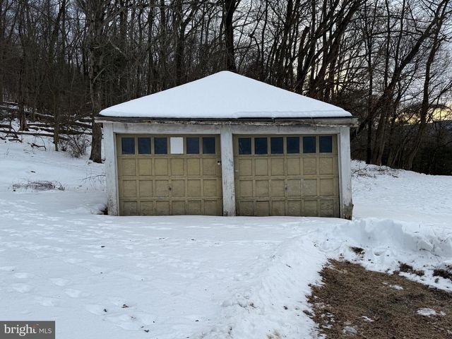 514 HIGHLAND AVE, Burnham, PA 17009