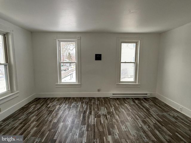 514 HIGHLAND AVE, Burnham, PA 17009