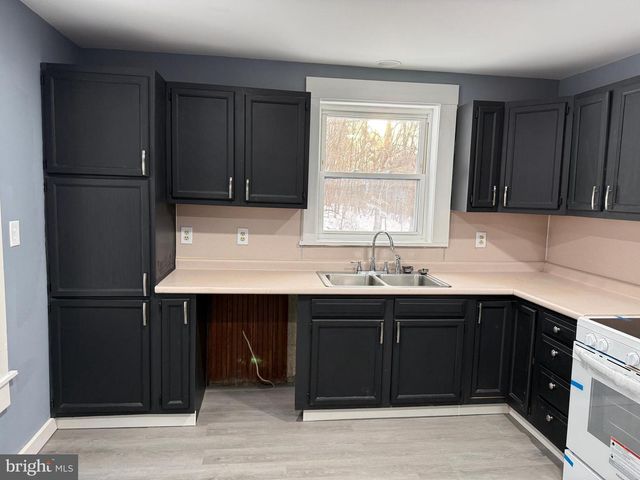 514 HIGHLAND AVE, Burnham, PA 17009