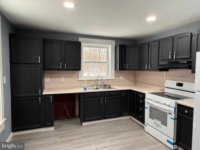 514 HIGHLAND AVE, Burnham, PA 17009