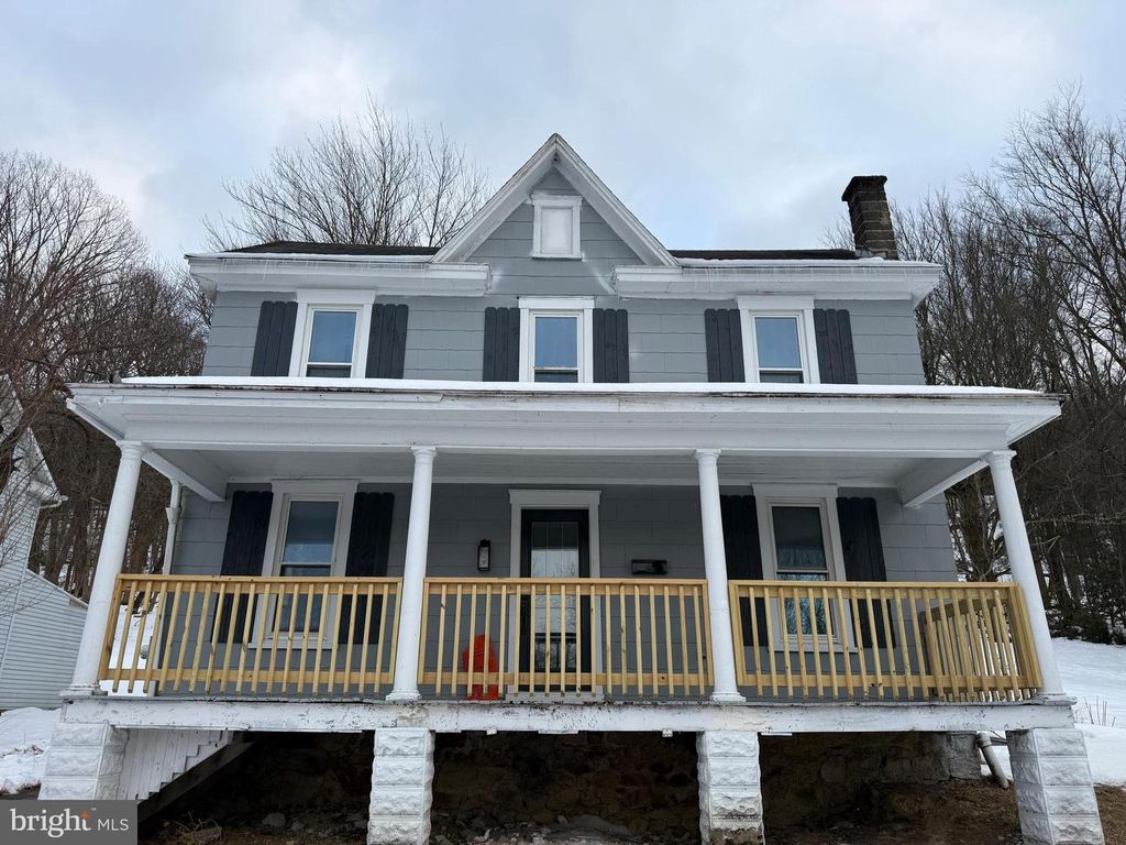 514 HIGHLAND AVE, Burnham, PA 17009