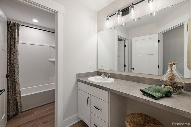 1945 Elizabeth Lane, Ypsilanti, MI 48198