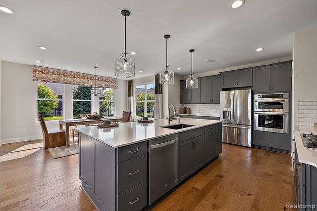 1945 Elizabeth Lane, Ypsilanti, MI 48198