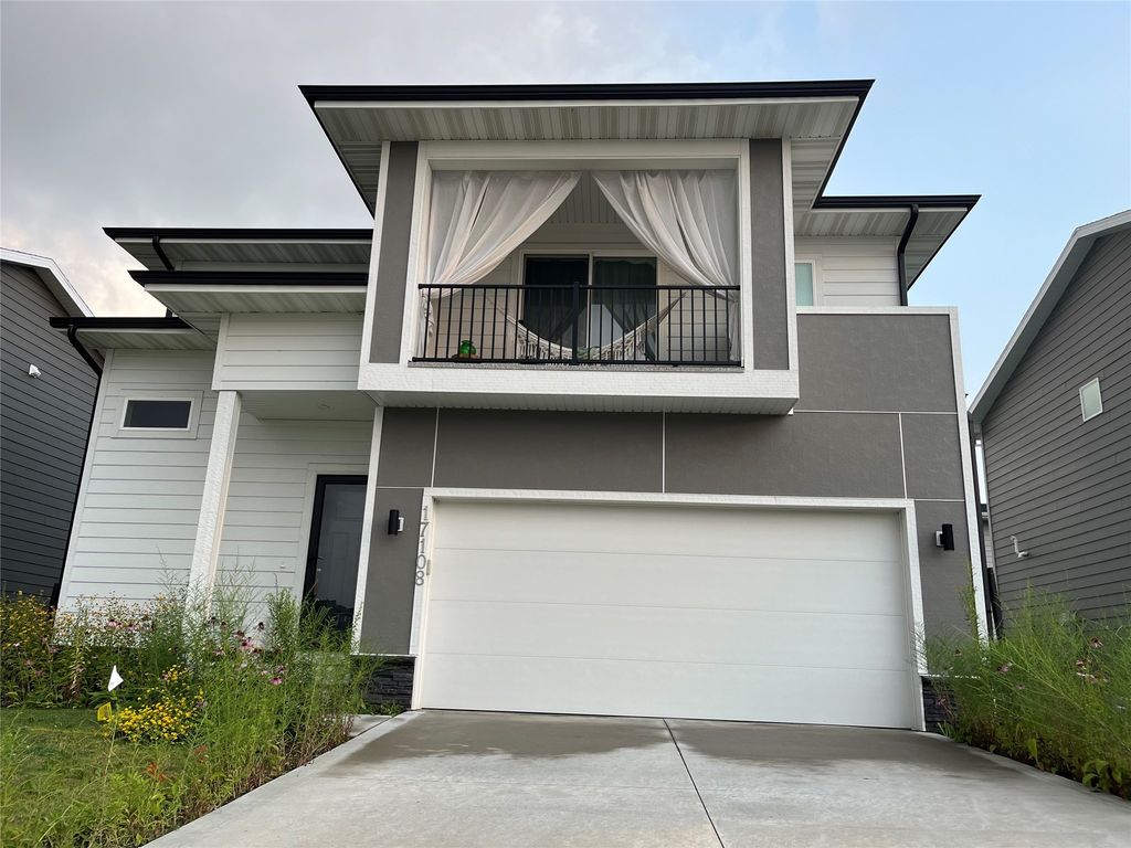 17108 Larkspur Lane, Urbandale, IA 50323