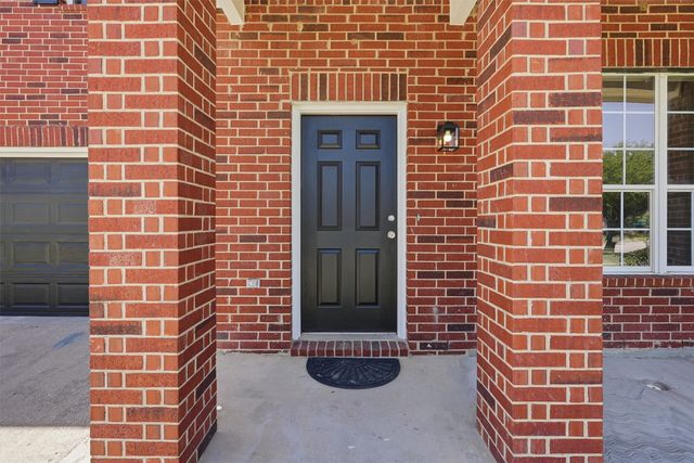 7104 Starwood Drive, Fort Worth, TX 76137