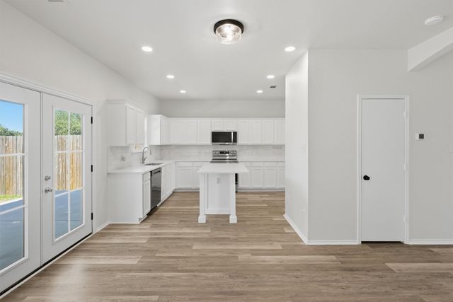 7104 Starwood Drive, Fort Worth, TX 76137