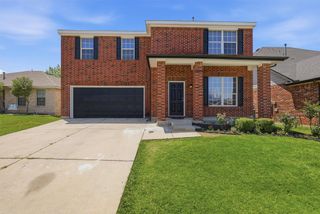7104 Starwood Drive, Fort Worth, TX 76137