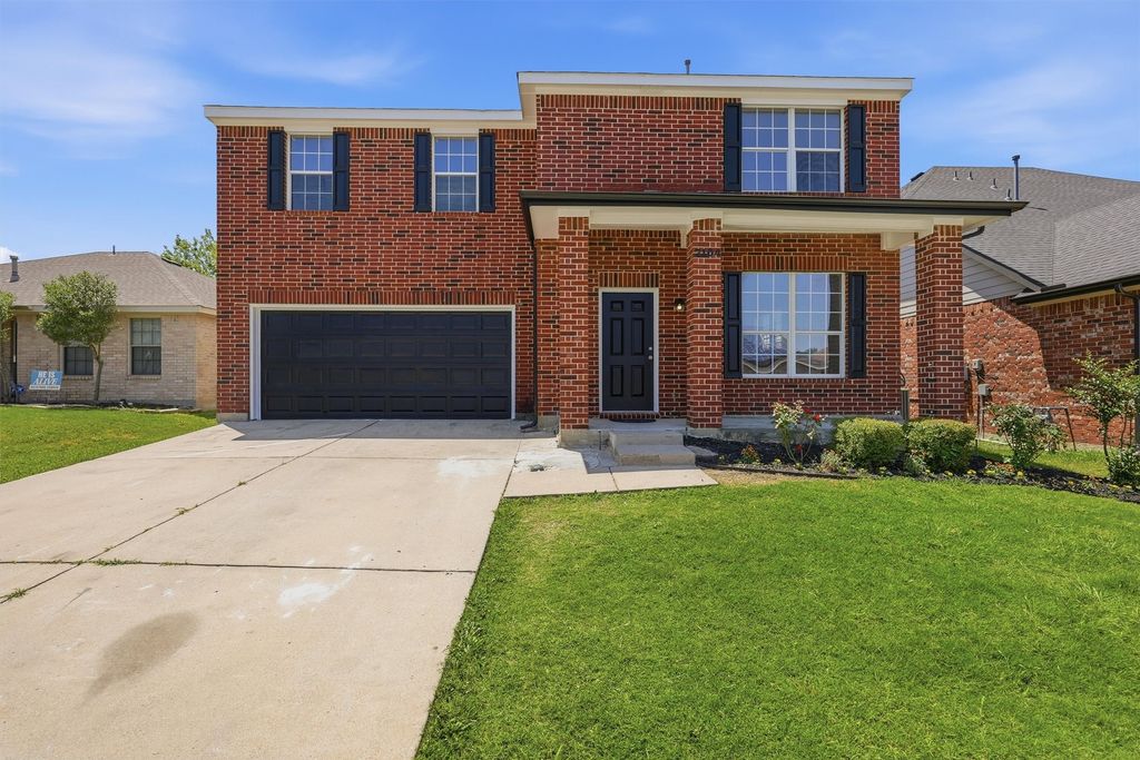 7104 Starwood Drive, Fort Worth, TX 76137