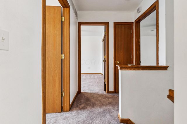 4784 Nieles Edge Drive, Columbus, OH 43232