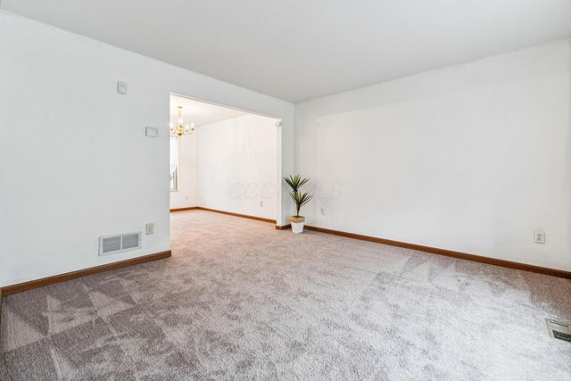 4784 Nieles Edge Drive, Columbus, OH 43232