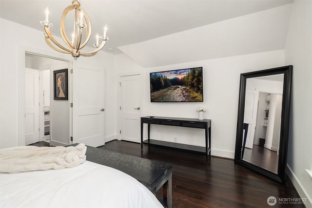 2009 E John Street, Seattle, WA 98112