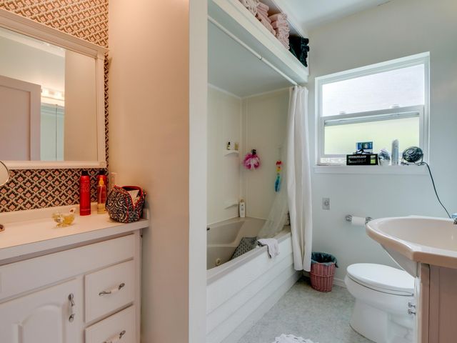 1103 W 27th Ave, Spokane, WA 99203