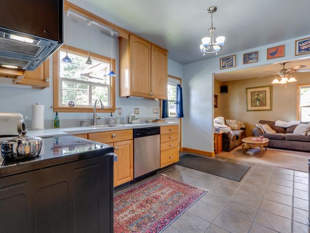1103 W 27th Ave, Spokane, WA 99203